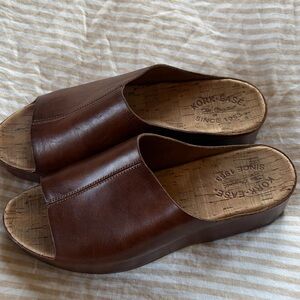 Kork-Ease Women's Brown Leather Platform Slides
